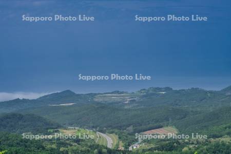 天狗山より市街展望　後志自動車道