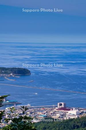 毛無山展望台より小樽港北防波堤
