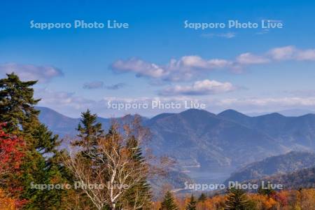 幌鹿峠より然別湖