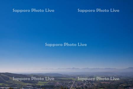 丸山展望台より日高山脈 R236