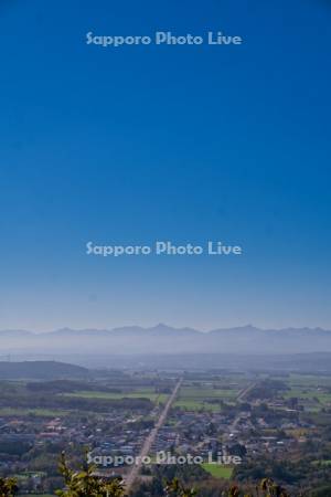 丸山展望台より日高山脈 R236