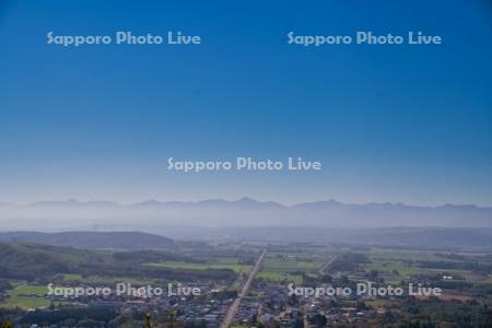 丸山展望台より日高山脈 R236