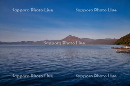 支笏湖と恵庭岳