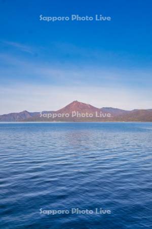 支笏湖と恵庭岳