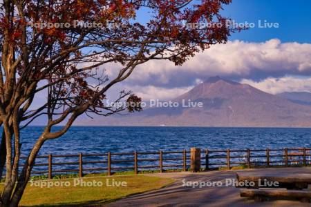 支笏湖湖畔園地と恵庭岳