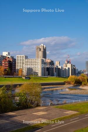 幌平橋より豊平川