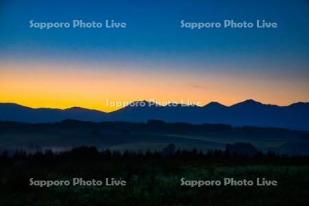 十勝岳連峰の朝焼け