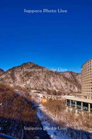 定山渓温泉と豊平川