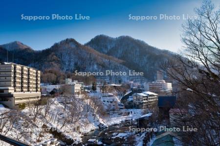 定山渓温泉と豊平川