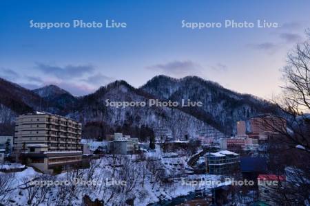 定山渓温泉と豊平川