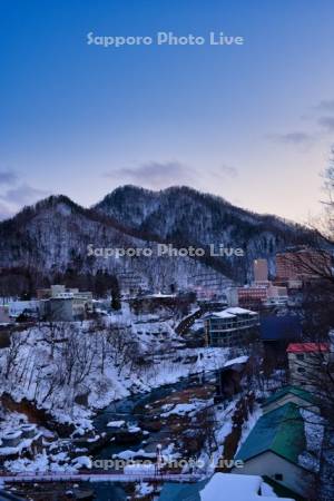 定山渓温泉と豊平川
