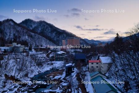 定山渓温泉と豊平川