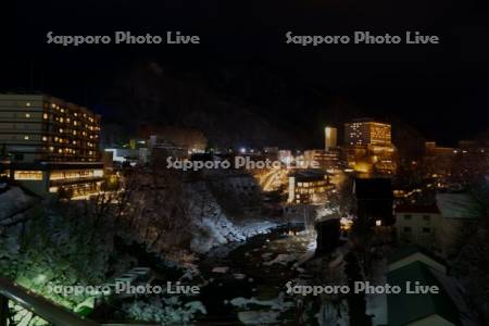 定山渓温泉と豊平川　夜景