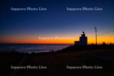 納沙布岬灯台の朝焼け