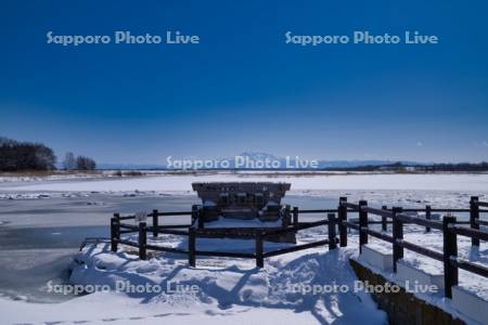 濤沸湖と斜里岳　白鳥公園