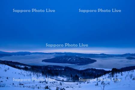 美幌峠から屈斜路湖　黎明