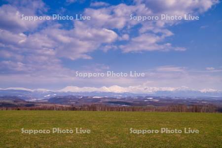 就実の丘より十勝岳連峰