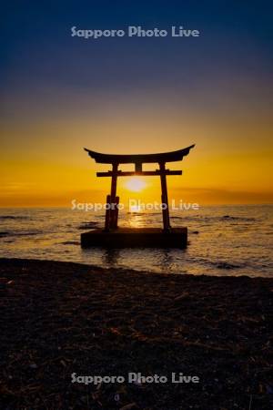 金比羅神社と夕日