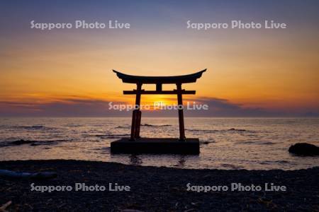 金比羅神社と夕日