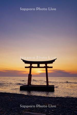 金比羅神社と夕日
