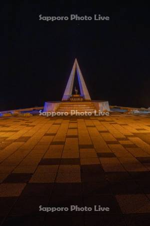 日本最北端の地の碑　ライトアップ