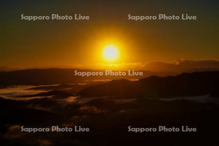 かもい岳国際スキー場より日の出