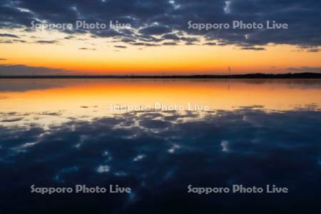 ウトナイ湖の朝焼け