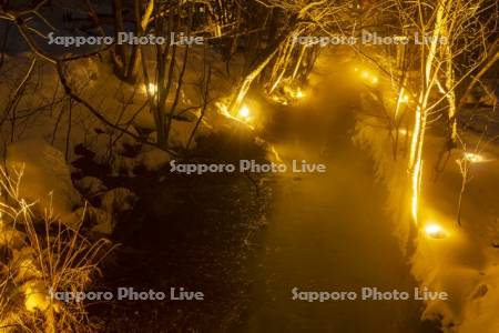 川湯温泉　川沿いライトアップ