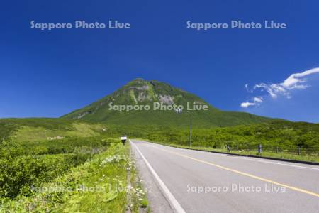 羅臼岳と知床横断道路　国道334号線